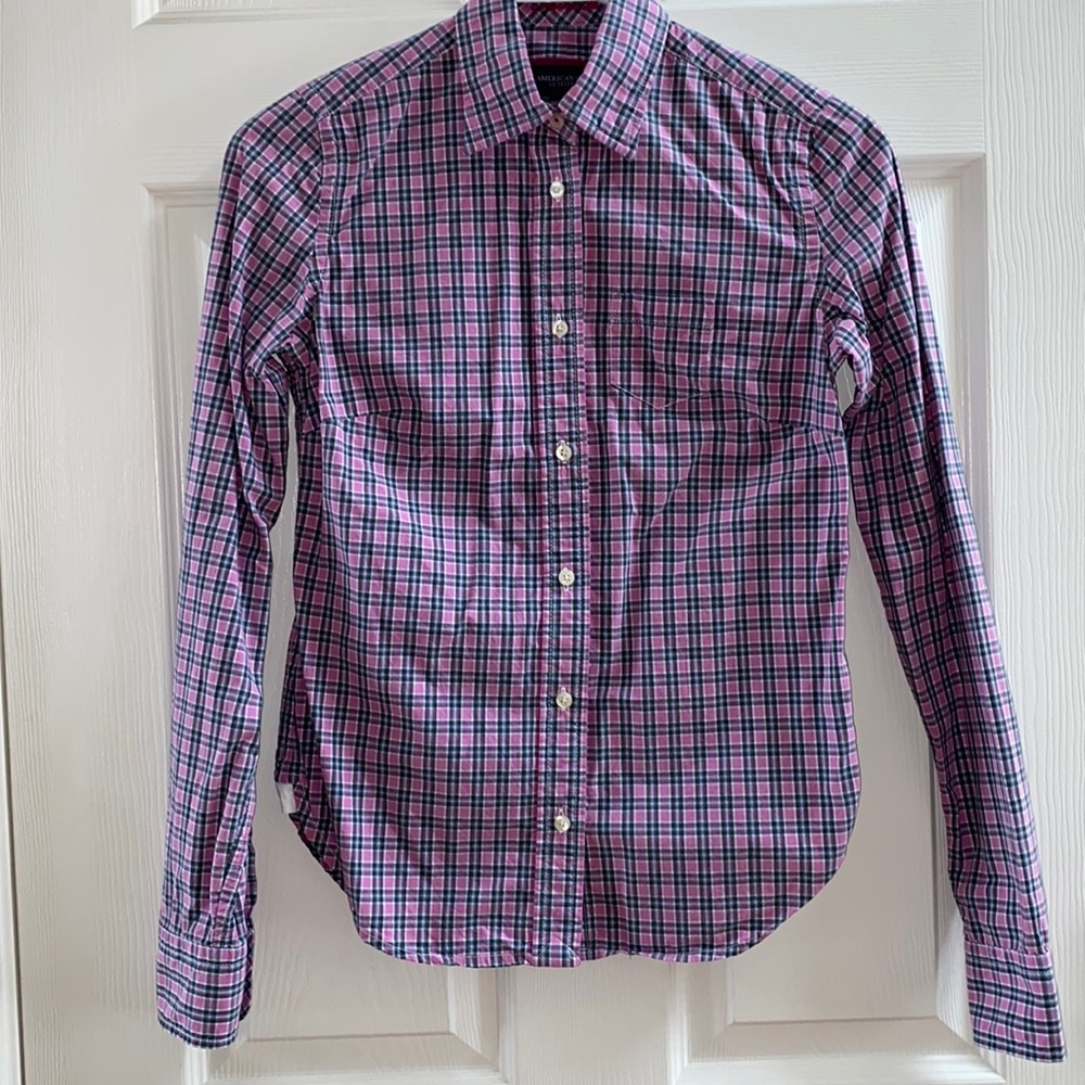 American Eagle Outfitter’s Button-Up Size 0